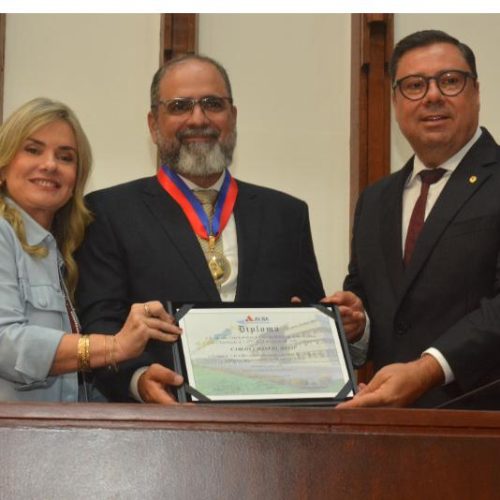 Penalva diz que Comenda 2 de Julho para gestor do Martagão Gesteira é uma homenagem mais do que justa